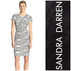 SANDRA DARREN - 🎉HP🎉 EUC - L Sz M Cap Sleeve Printed Geometric BodyCon Sheath